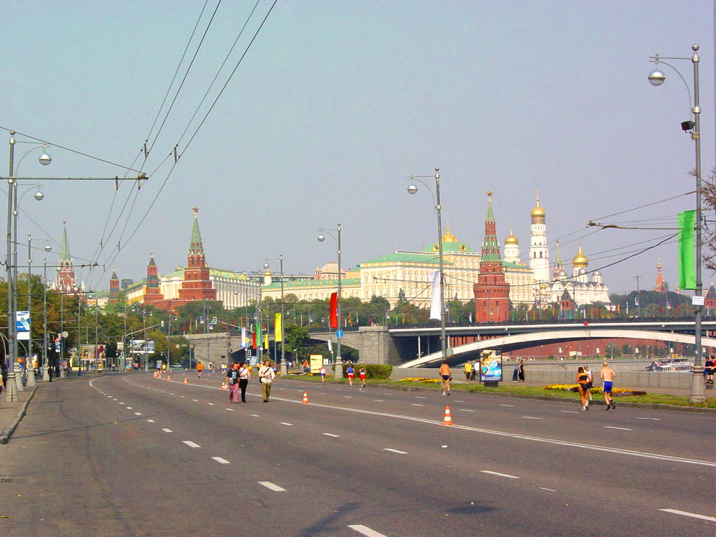 Кремль. Вид от Храма Христа Спасителя